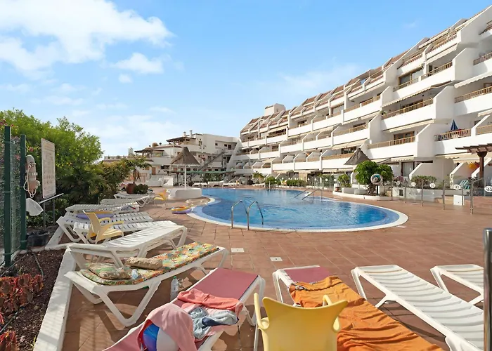 Апартаменти Geranios 404