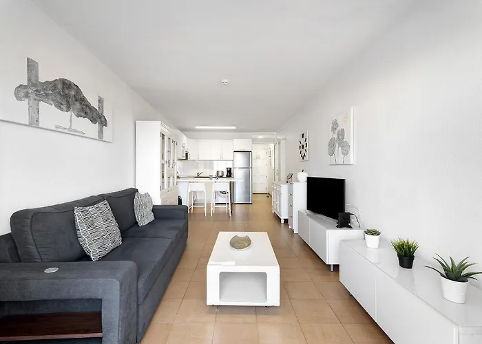 Апартаменты Geranios 404 *